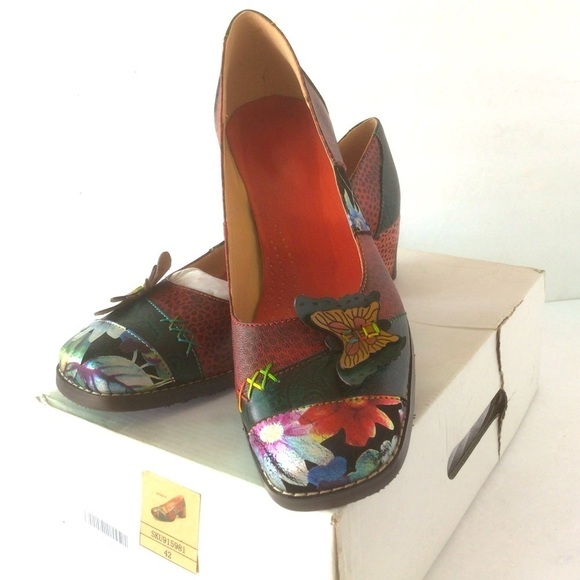Obiono NIB Unique Hand Painted Butterfly Fashion Vintage Pumps - Picture 1 of 10